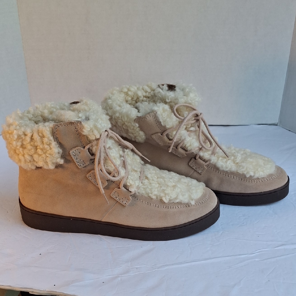 Vionic Cream Shearling Lined Footwear